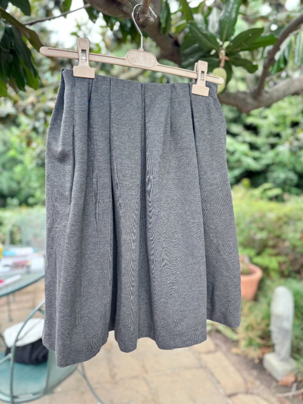 Brunello Cucinelli Charcoal Grey Heathered Knit Pleated A-Line Skirt layer mesh